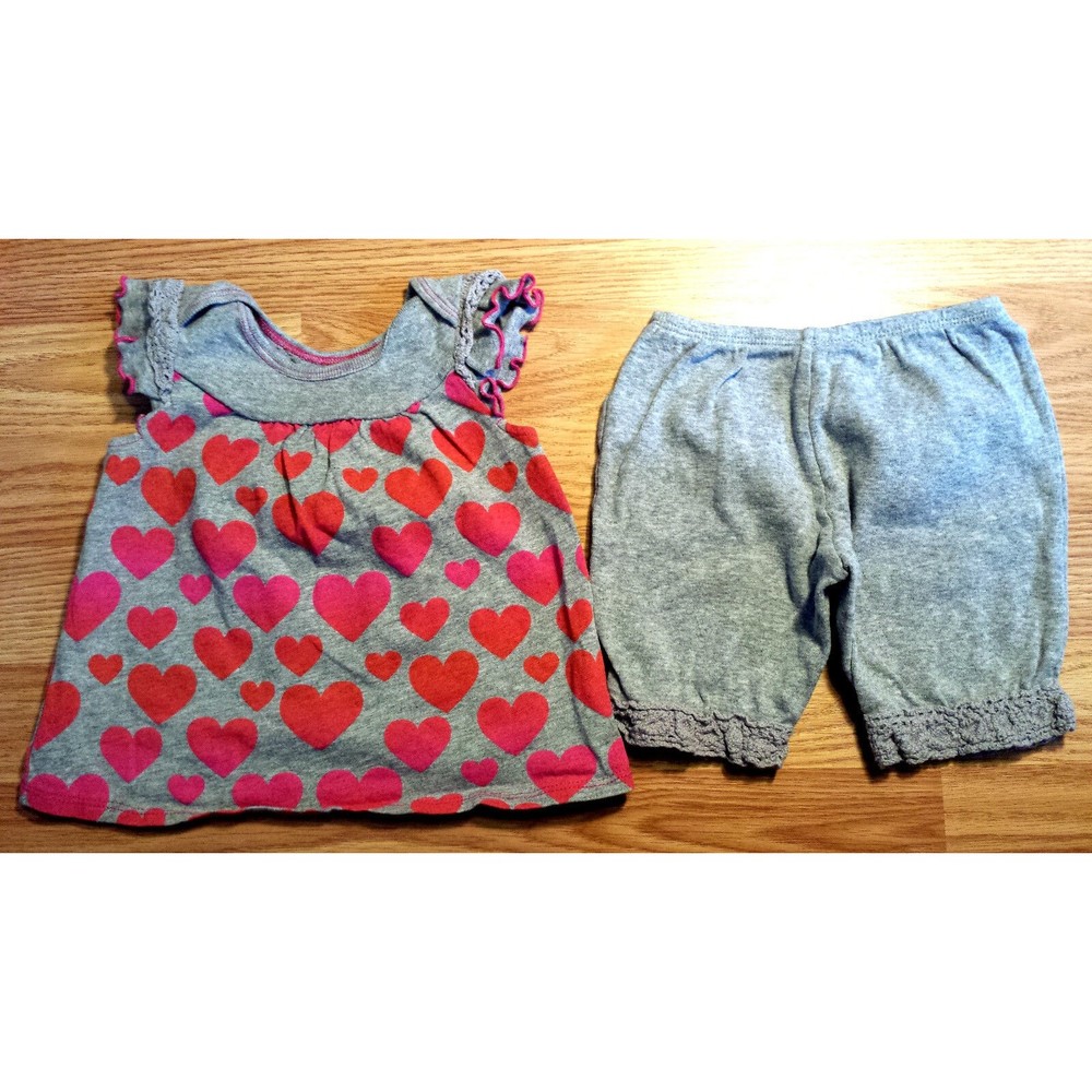 Girl's Size 3-6 M Month 2 Piece Amy Coe Gray Ruffled Heart Designed Top & Shorts